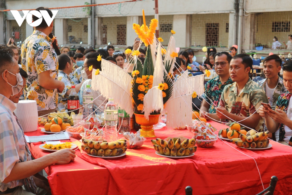 Dac sac tet bunpimay lao giua long ha noi hinh anh 1