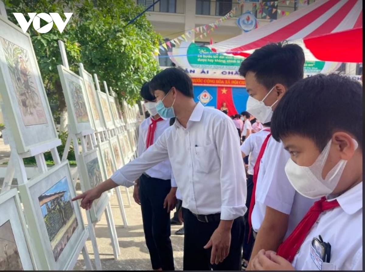 Da nang to chuc trien lam luu dong voi chu de ky hoa chien truong khu v hinh anh 1