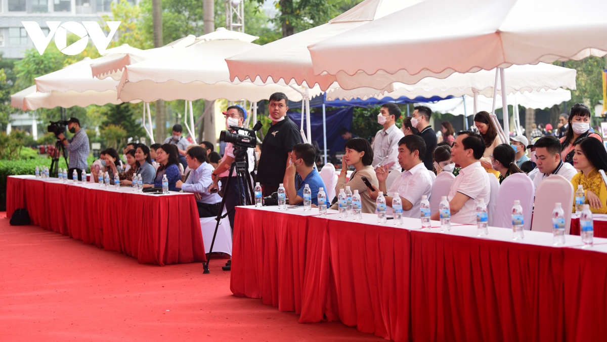 chuong trinh gala tieng hat nguoi lam bao hinh anh 2