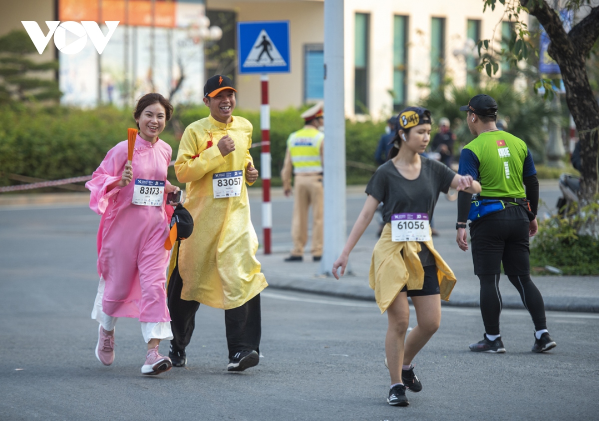 nhung khoanh khac tai giai chay marathon vnexpress hue 2022 hinh anh 9