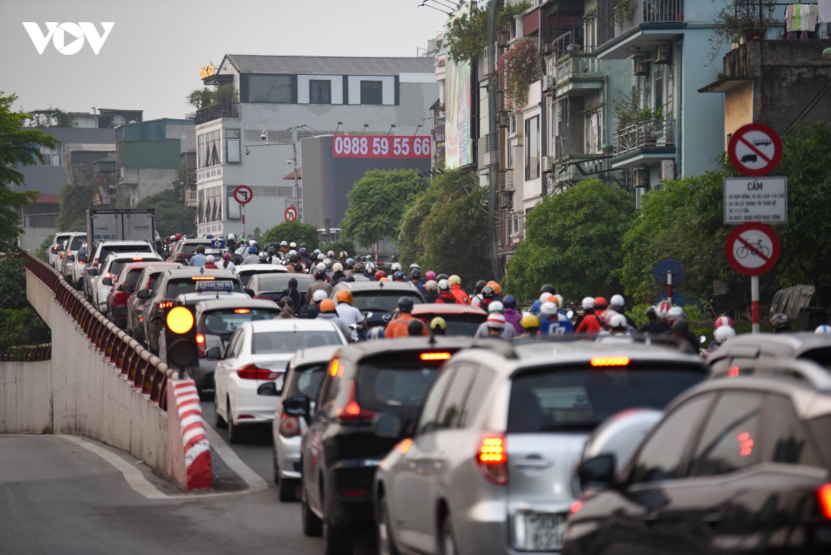 cua ngo thu do un tac nghiem trong tu chieu den toi muon hinh anh 8