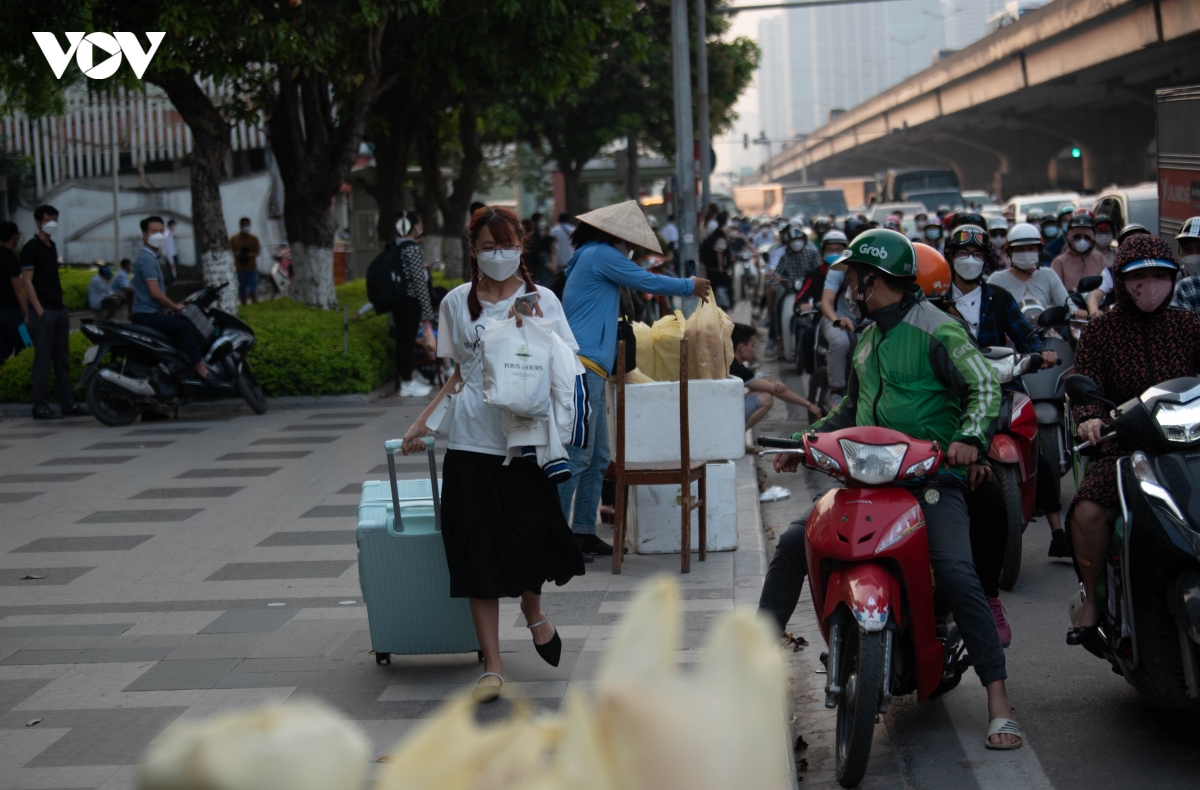 cua ngo thu do un tac nghiem trong tu chieu den toi muon hinh anh 6