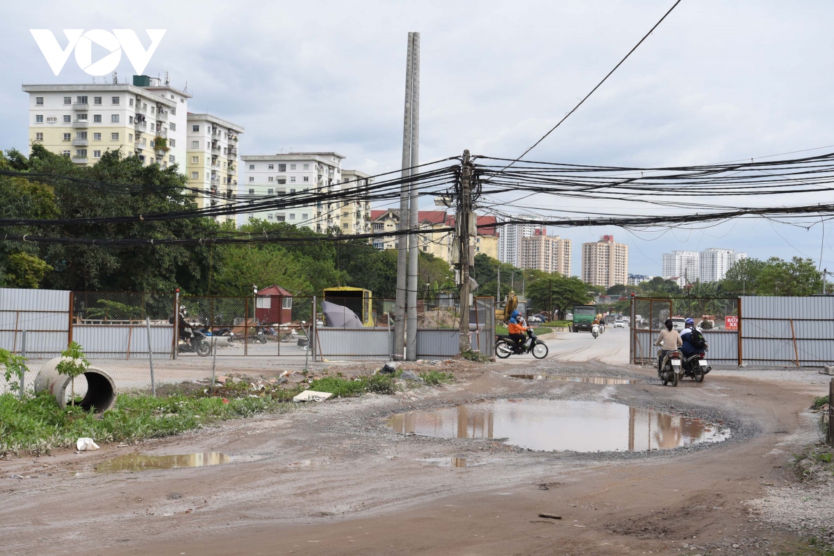 tuyen duong vanh dai 2,5 doan Dam hong - giai phong ngon ngang, nhech nhac hinh anh 12