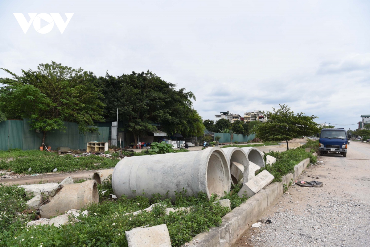 tuyen duong vanh dai 2,5 doan Dam hong - giai phong ngon ngang, nhech nhac hinh anh 2