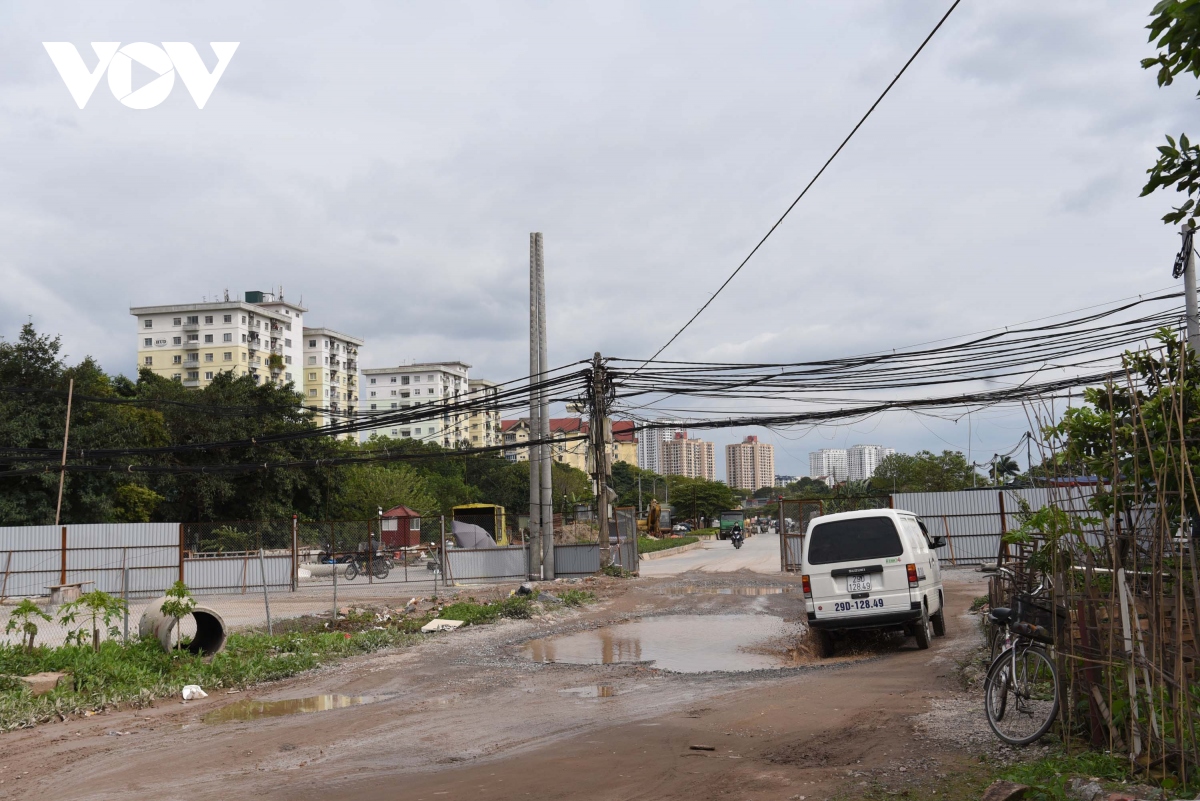 tuyen duong vanh dai 2,5 doan Dam hong - giai phong ngon ngang, nhech nhac hinh anh 10