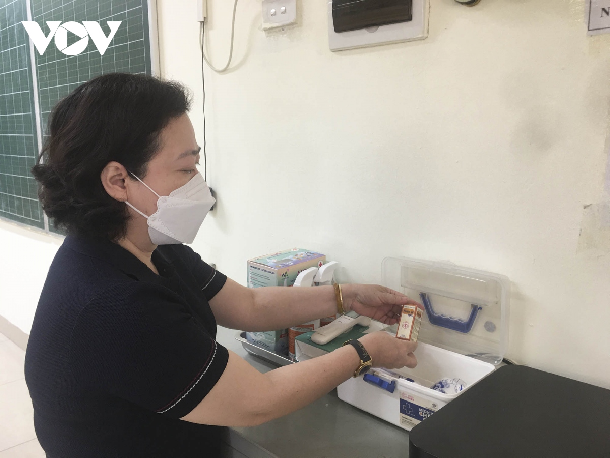 trường tiểu học ở hà nội tất bật dọn dẹp, chuẩn bị đón học sinh trở lại hình ảnh 23 truong tieu hoc o ha noi tat bat don dep, chuan bi don hoc sinh tro lai hinh anh 23