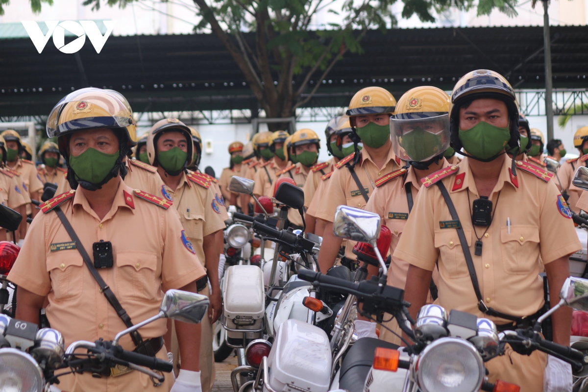 tp.hcm huy dong luc luong, phuong tien dam bao an toan giao thong dip le 30 4, 1 5 hinh anh 2