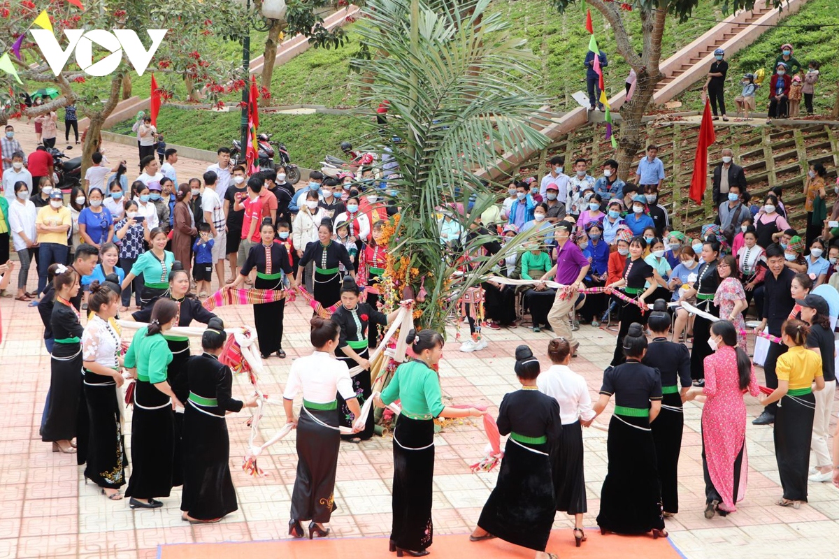 lai chau phuc dung le hoi kin pang cua nguoi thai den hinh anh 2