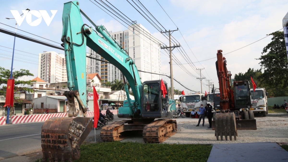 binh duong nang cap, mo rong quoc lo 13 noi tp.hcm va tay nguyen hinh anh 1