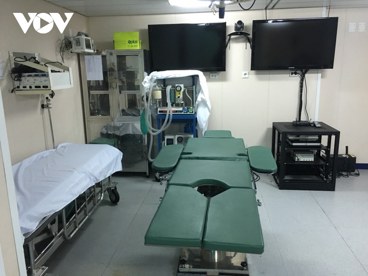 tàu bệnh viện 561 và những hải trình cùng ngư dân nơi đầu sóng hình ảnh 4 tau benh vien 561 va nhung hai trinh cung ngu dan noi dau song hinh anh 4