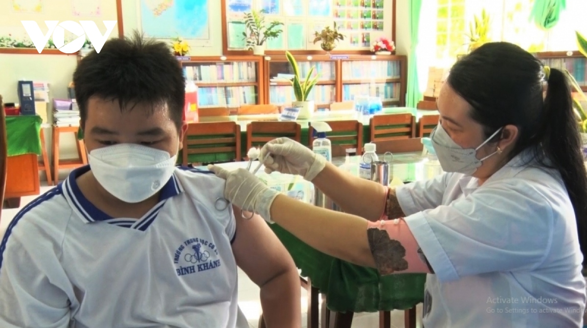 an giang day nhanh tien do tiem vaccine cho hoc sinh tu 5 tuoi den duoi 12 tuoi hinh anh 4