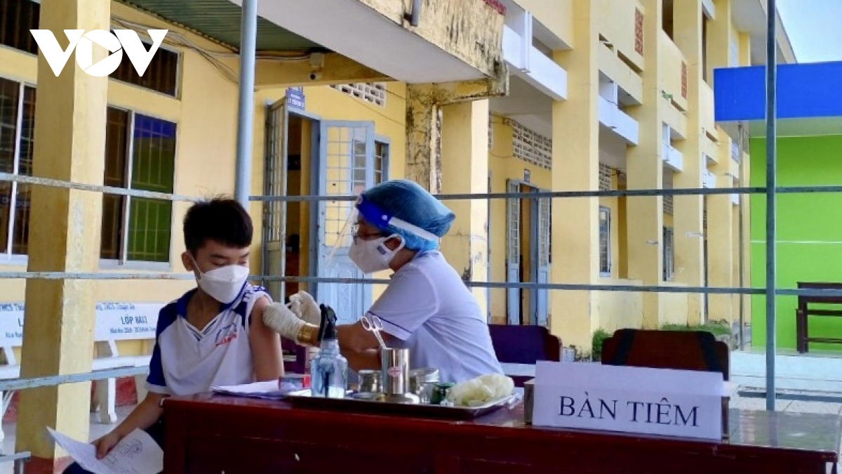 hau giang to chuc tiem vaccine phong covid-19 cho hon 88.000 tre tu 5 den duoi 12 tuoi hinh anh 1