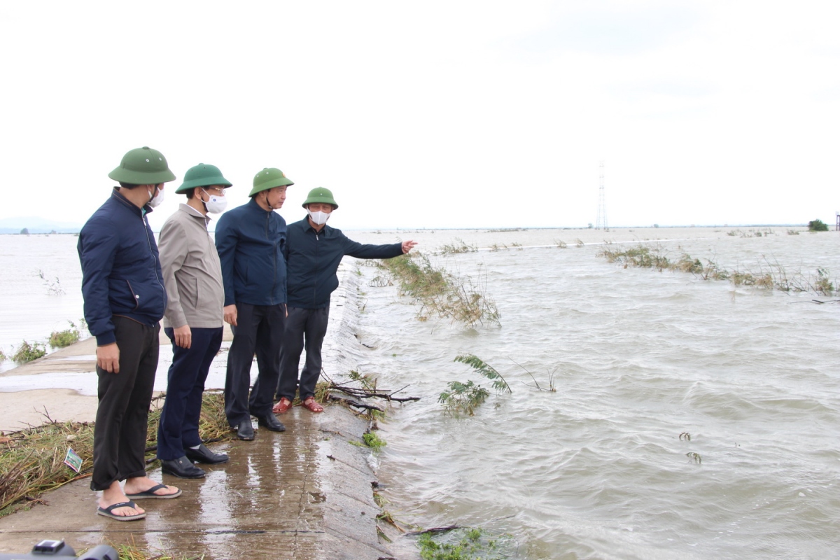 kiểm tra công tác khắc phục thiệt hại do mưa lớn tại quảng bình hình ảnh 1 kiem tra cong tac khac phuc thiet hai do mua lon tai quang binh hinh anh 1