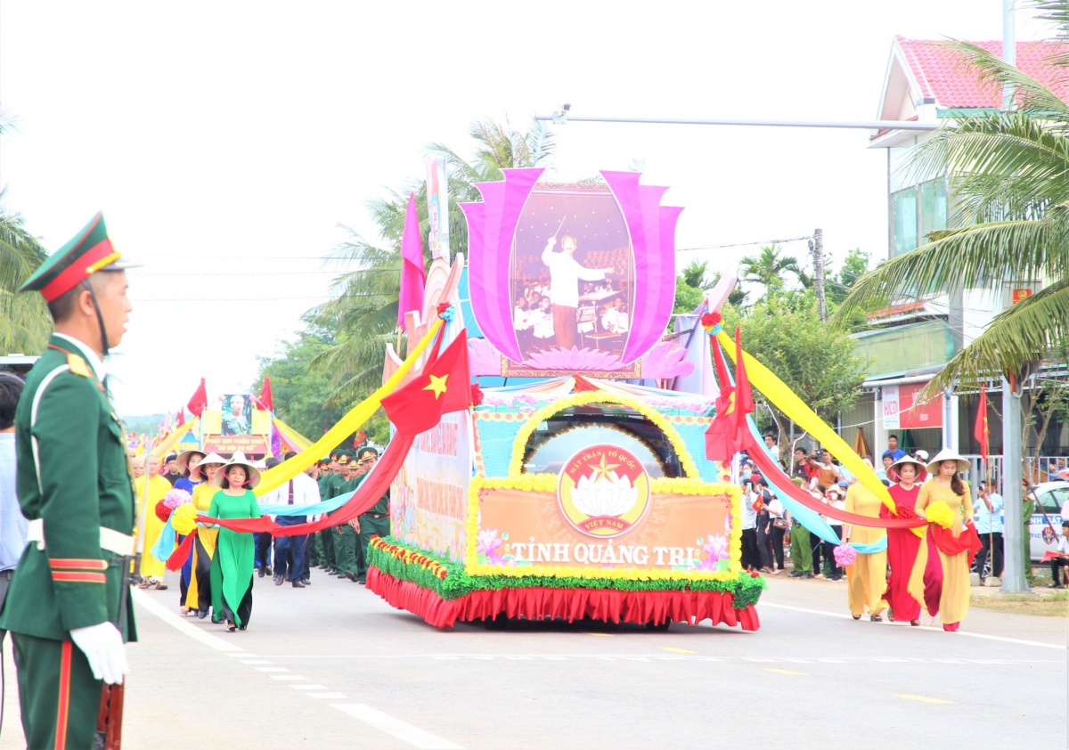 le thuong co thong nhat non song quy mo, trang nghiem va xuc dong hinh anh 7