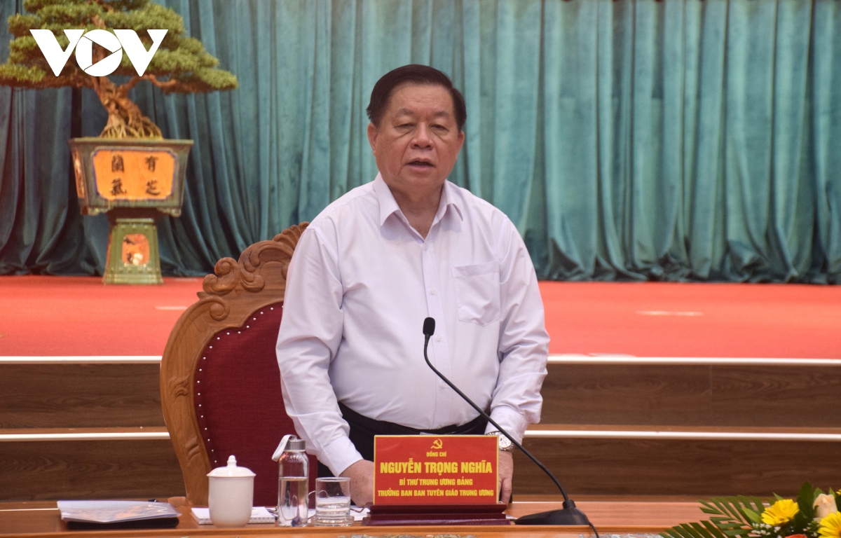 Trưởng Ban Tuyên giáo Trung ương làm việc với Ban Thường vụ Tỉnh ủy Bình Định