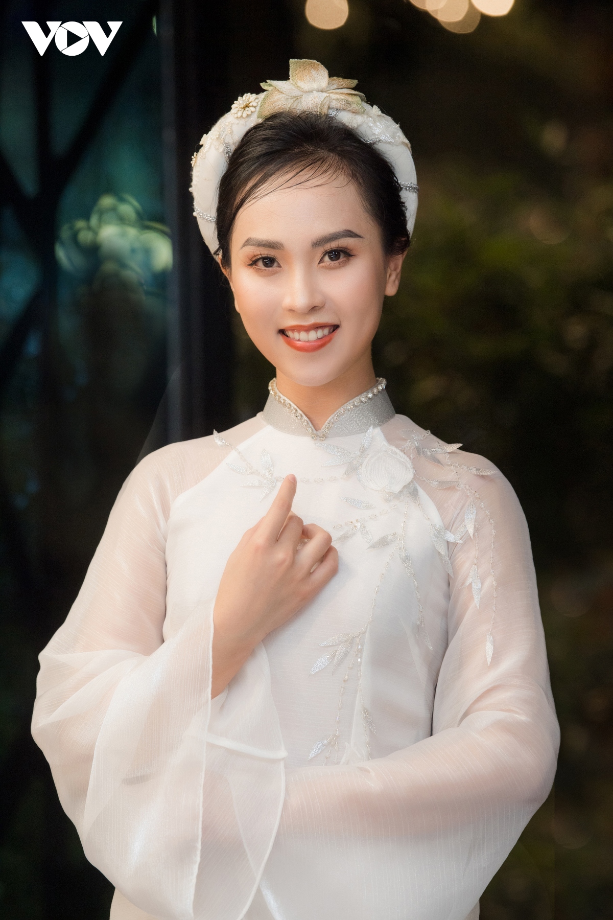 Do thi ha lan dau dien ao dai cho hoa hau ngoc han hinh anh 15