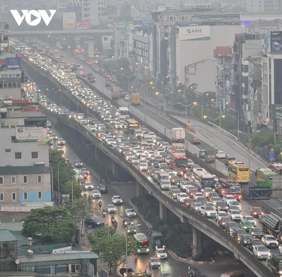 Duong vanh dai 3 tiep tuc tac nghen khi nguoi dan roi thu do di nghi le hinh anh 4