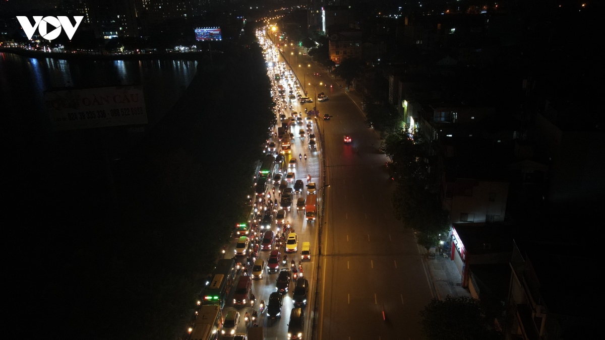 cua ngo thu do un tac nghiem trong tu chieu den toi muon hinh anh 18