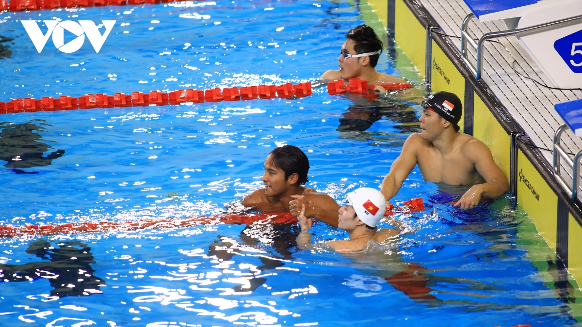 hành động đẹp của kình ngư trần hưng nguyên sau khi giành hcv thứ 4 ở sea games 31 hình ảnh 6 hanh dong dep cua kinh ngu tran hung nguyen sau khi gianh hcv thu 4 o sea games 31 hinh anh 6