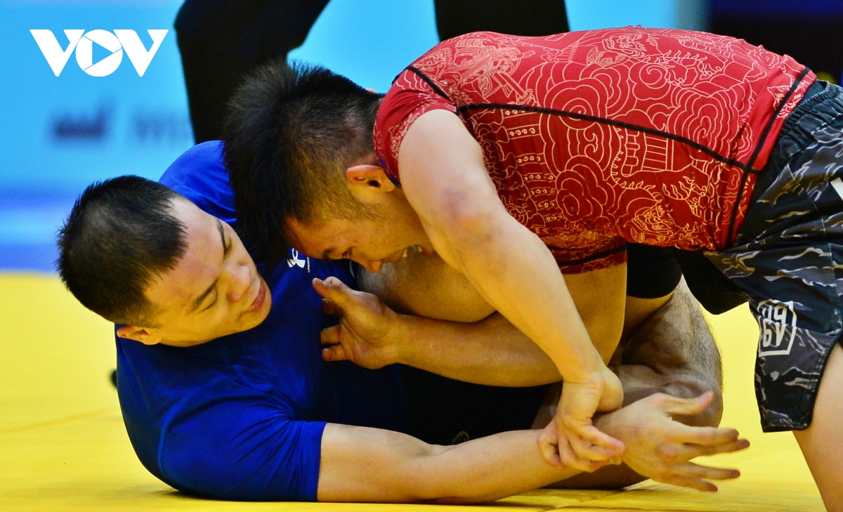 Dao hong son bat khoc khi gianh hcv jujitsu o sea games 31 hinh anh 10