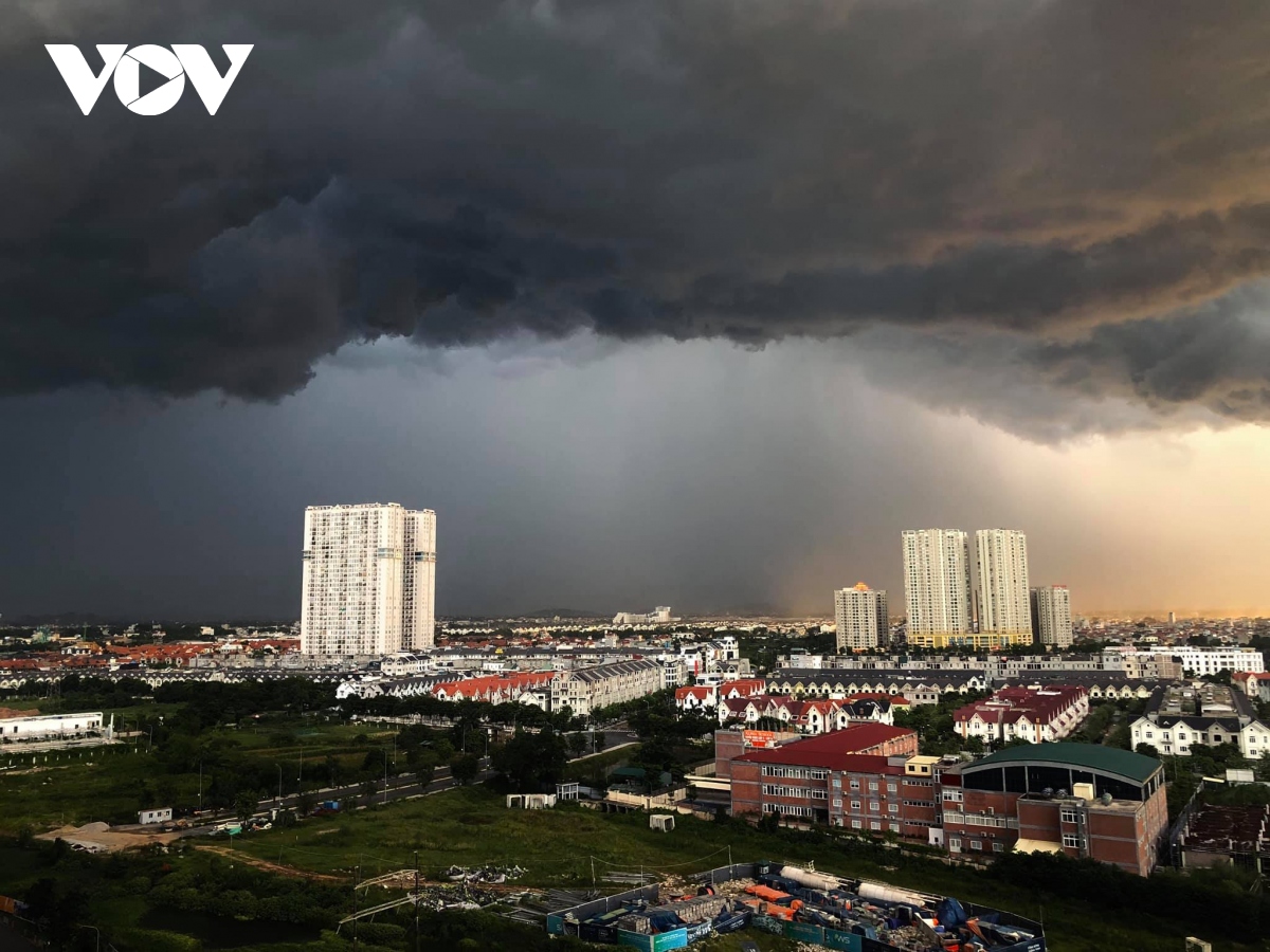 thoi tiet ngay 20 5 bac bo chieu toi co mua rao va dong hinh anh 1