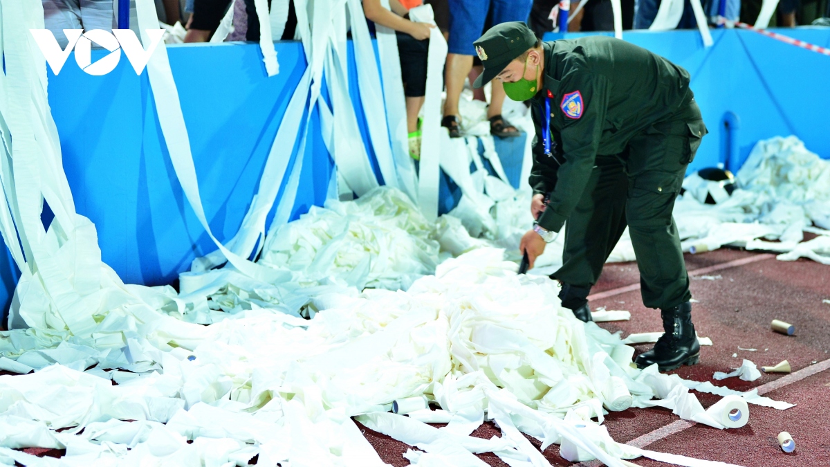 co dong vien lam kho canh sat co dong o tran u23 viet nam 0-0 u23 philippines hinh anh 7