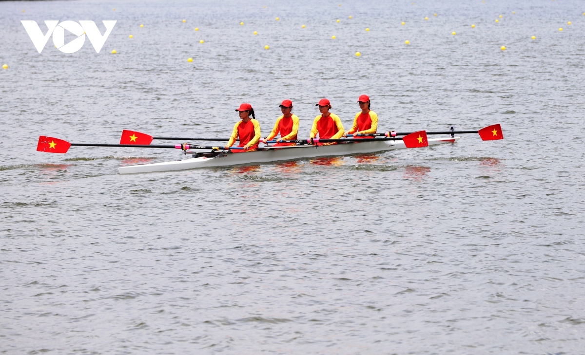 sea games 31 Doi tuyen rowing viet nam ap dao trong ngay thi dau dau tien hinh anh 4