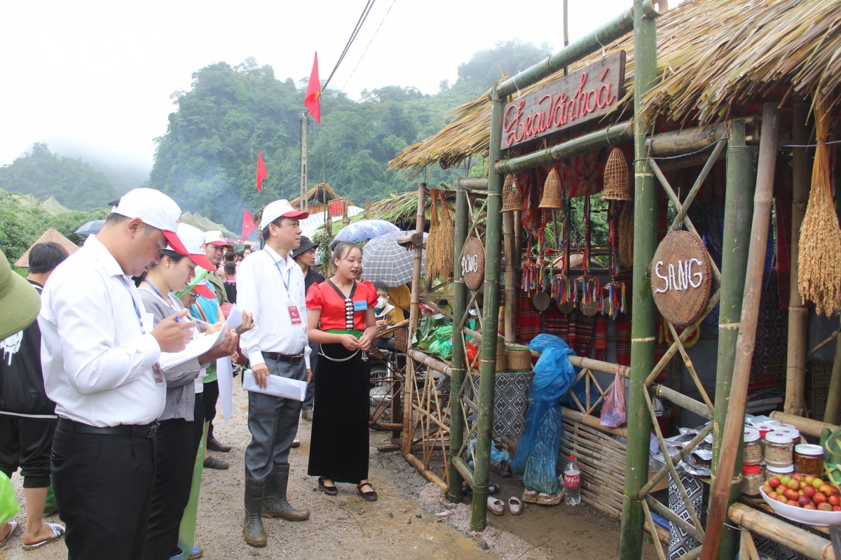 trai nghiem thich thu ngay hoi hai qua moc chau hinh anh 10