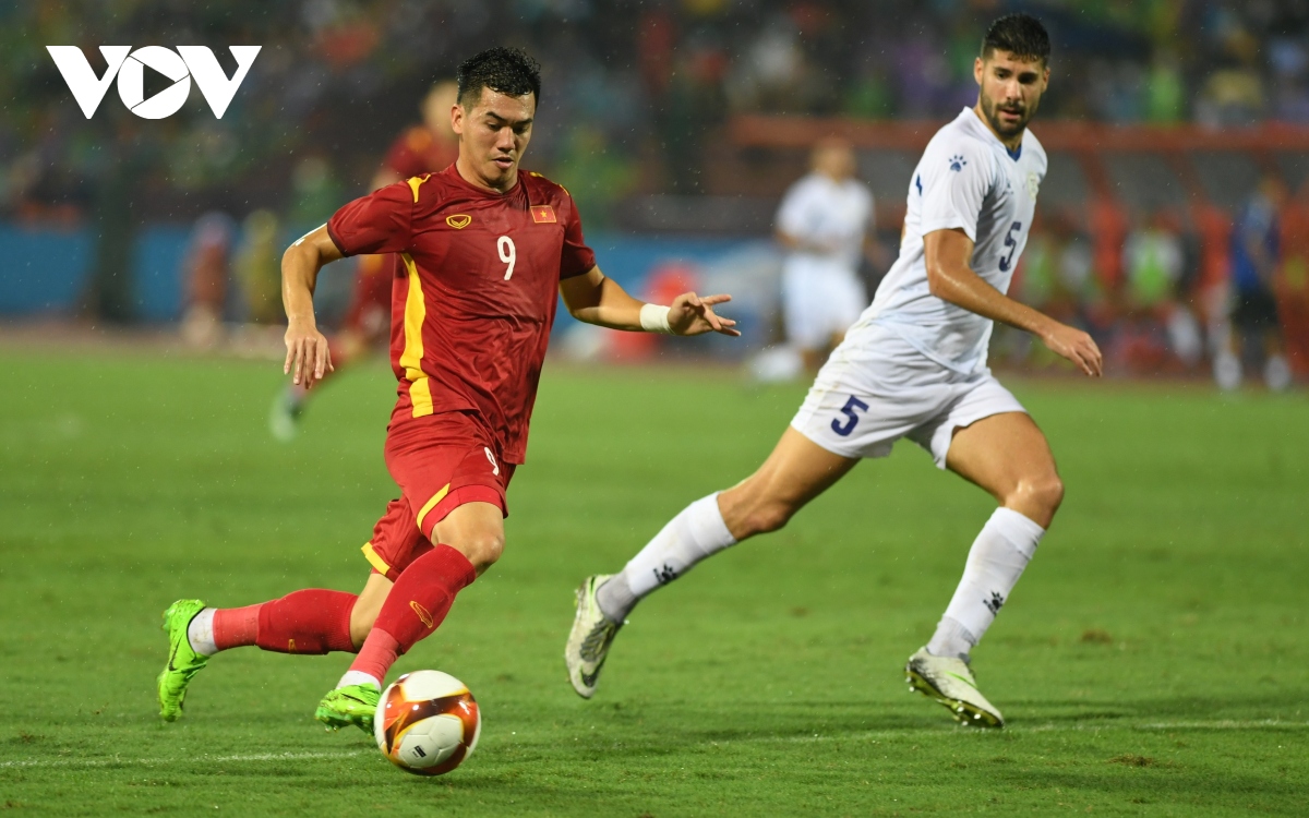 co dong vien lam kho canh sat co dong o tran u23 viet nam 0-0 u23 philippines hinh anh 19