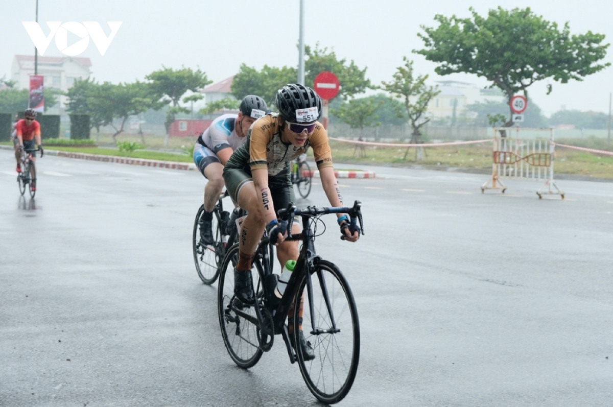 ironman 70.3 việt nam 2022 thử thách vĐv bằng cơn mưa lớn kéo dài hình ảnh 10 ironman 70.3 viet nam 2022 thu thach vDv bang con mua lon keo dai hinh anh 10