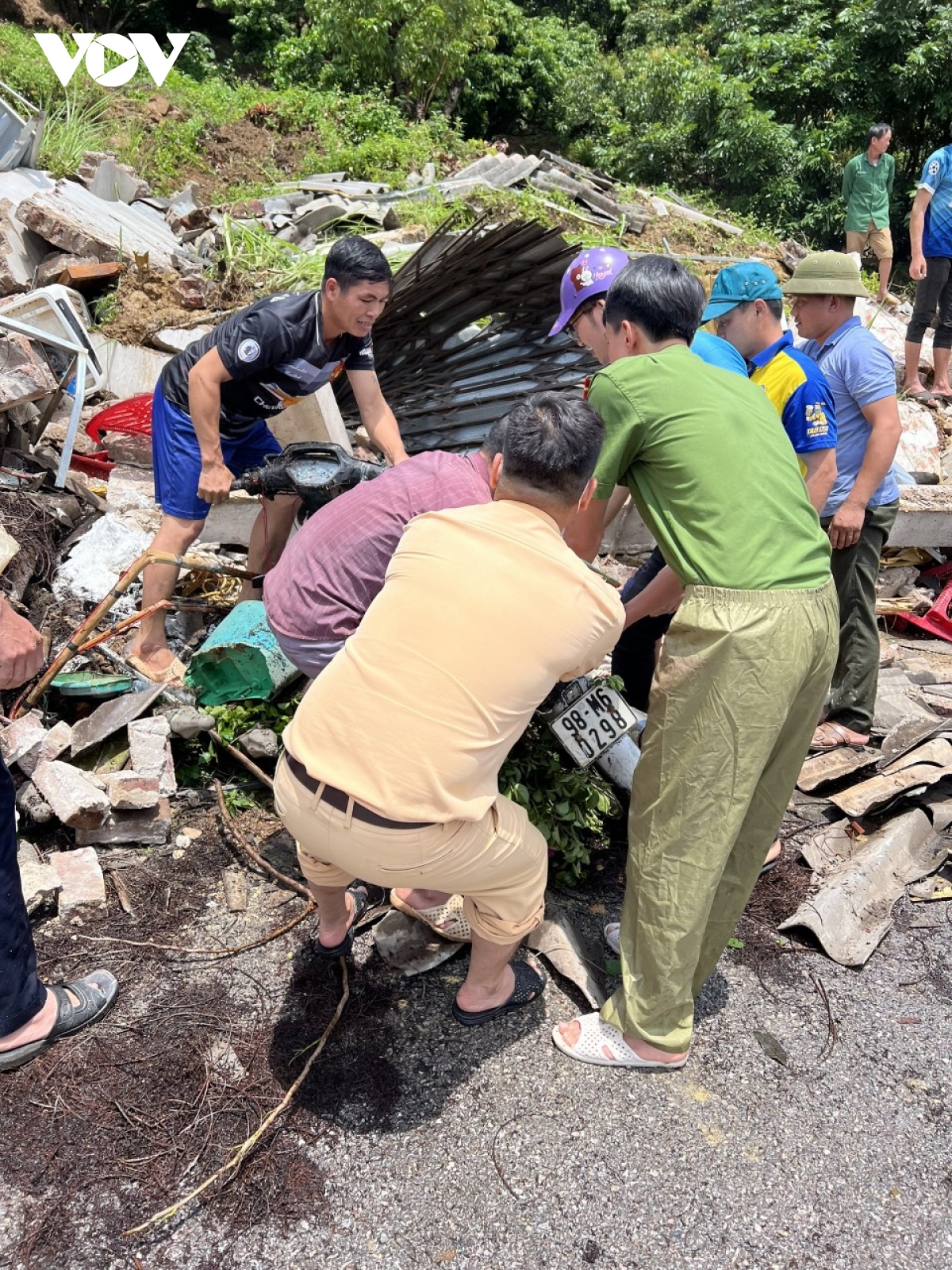 bac giang khan truong khac phuc thiet hai do mua lu hinh anh 4