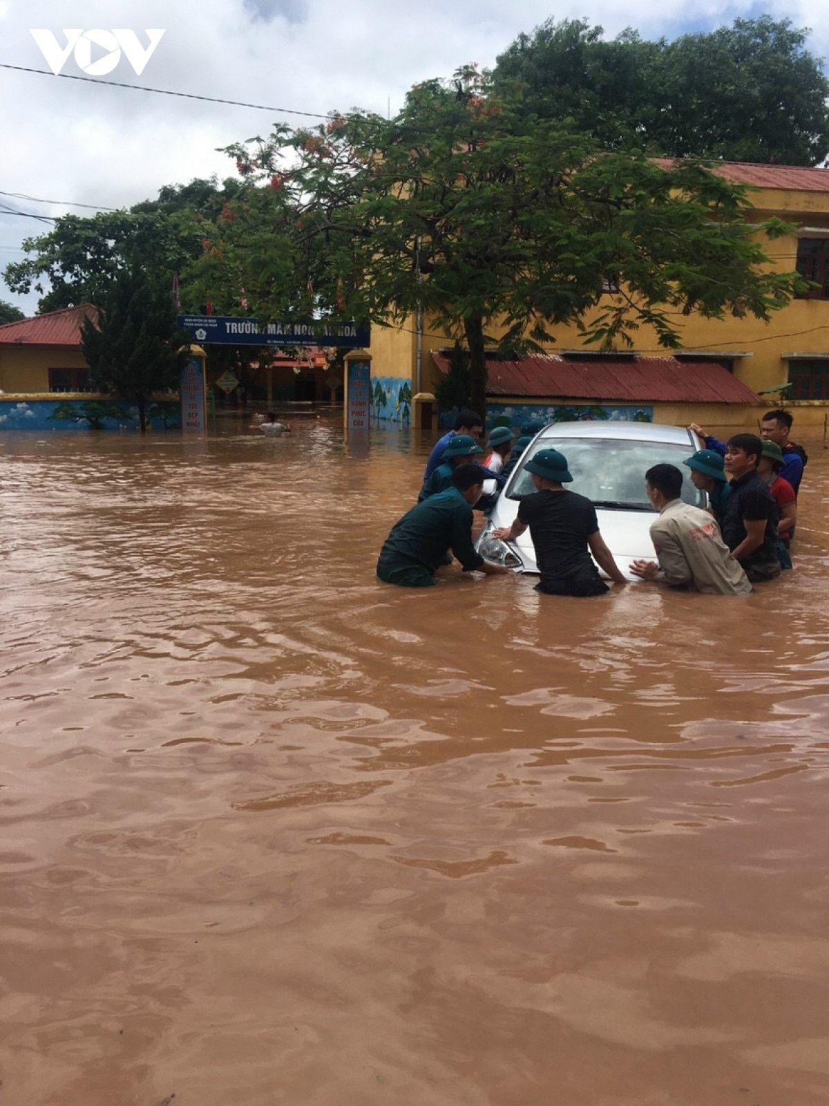 bac giang khan truong khac phuc thiet hai do mua lu hinh anh 2