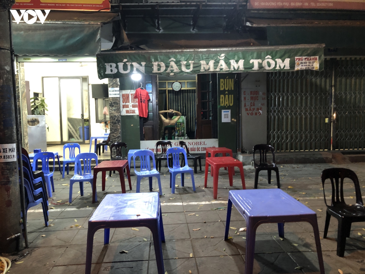 via he o ha noi bi hang an chiem dung, khong con cho danh cho nguoi di bo hinh anh 12