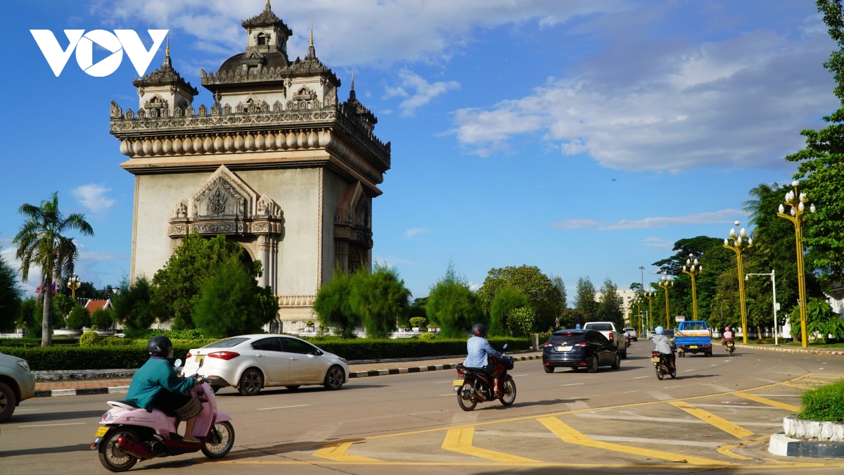 lao chinh thuc mo cua dat nuoc hoan toan tu ngay 9 5 hinh anh 1