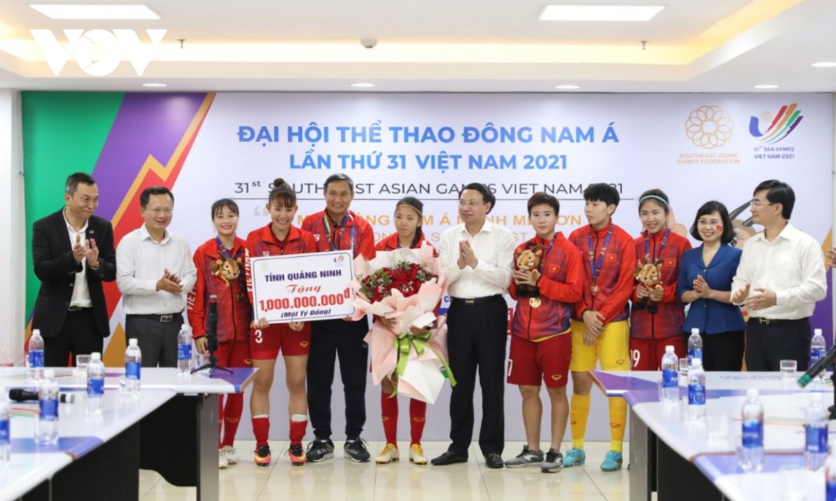 Dt nu viet nam duoc thuong nong 4,6 ty dong khi gianh hcv sea games 31 hinh anh 1