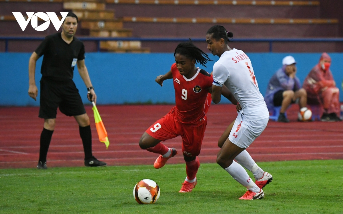 ronaldo cua u23 indonesia that vong voi chinh minh hinh anh 5