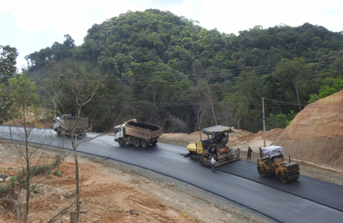 kon tum thuc thi cong tranh vo tien do lan 3 du an cai tao, nang cap quoc lo 24 hinh anh 1