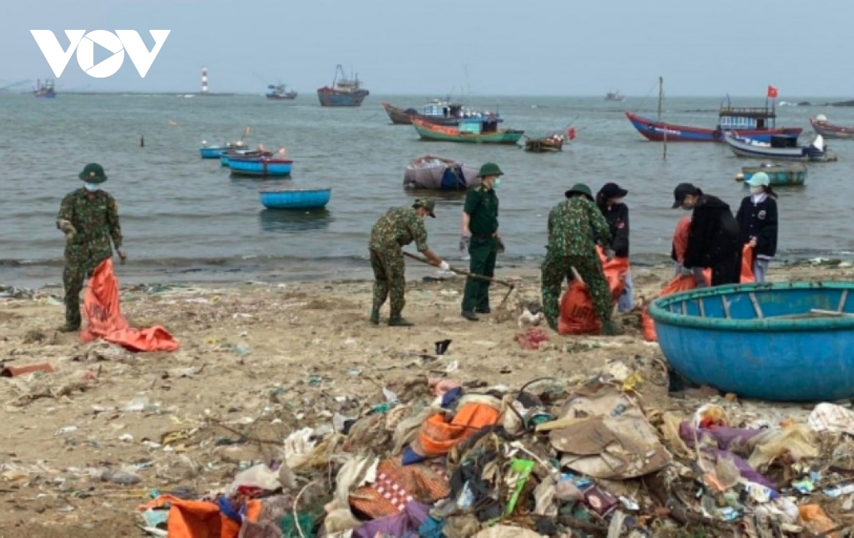 japanese firm considers plastic waste collection project in vietnamese waters picture 1