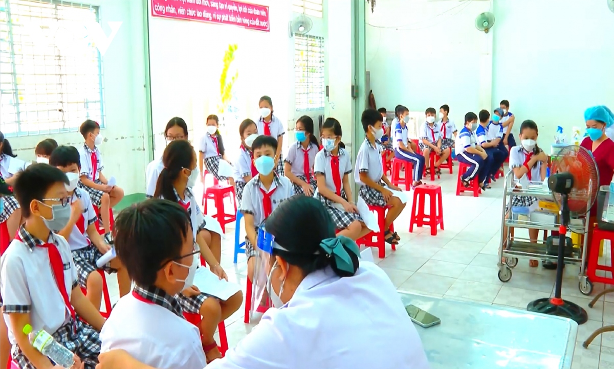 vinh long da tiem gan 66.000 mui vaccine covid-19 cho tre tu 5 den duoi 12 tuoi hinh anh 1