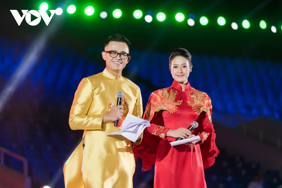 mc Duc bao trai long chuyen lam mc sea games 31 hinh anh 1