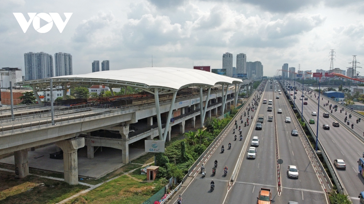 17 doan tau thuoc tuyen metro so 1 tai tp.hcm da ve du hinh anh 2