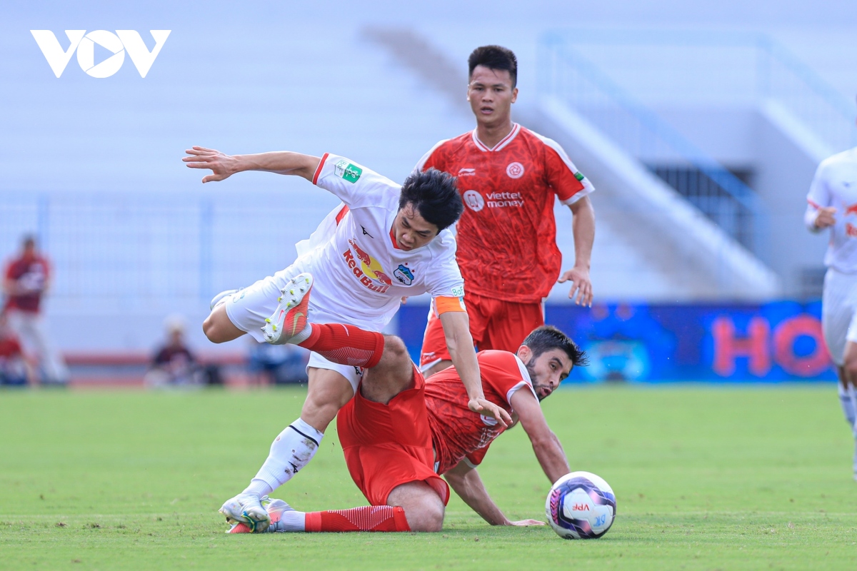 cong phuong noi nong voi ngoai binh cua viettel fc hinh anh 3