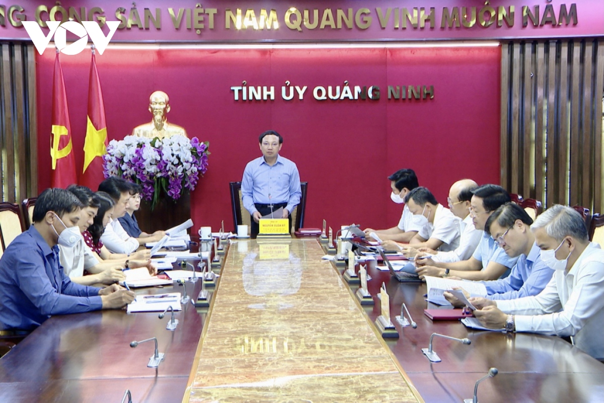 quang ninh khai tru Dang, khoi to can bo lien quan den cong ty viet A hinh anh 1