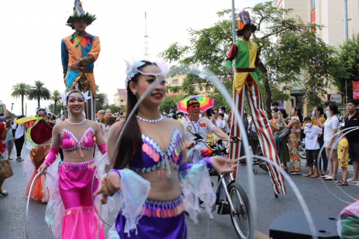 festival hue 2022 dam dac sac mau van hoa hinh anh 14