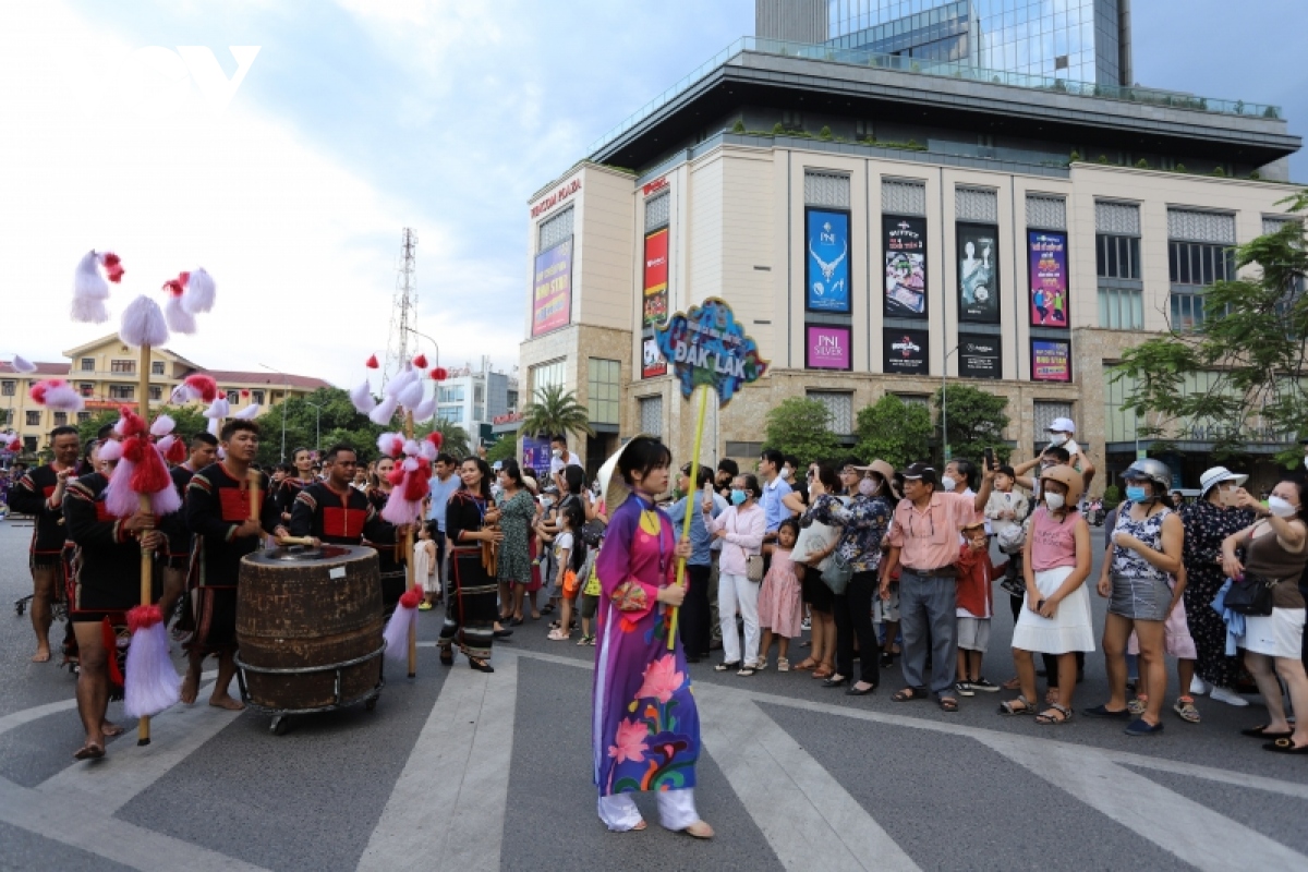 festival hue 2022 dam dac sac mau van hoa hinh anh 16