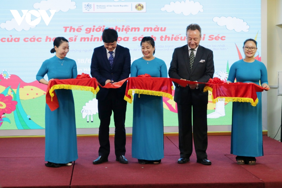 triển lãm tranh minh họa sách thiếu nhi cộng hòa séc tại hải phòng hình ảnh 1 trien lam tranh minh hoa sach thieu nhi cong hoa sec tai hai phong hinh anh 1