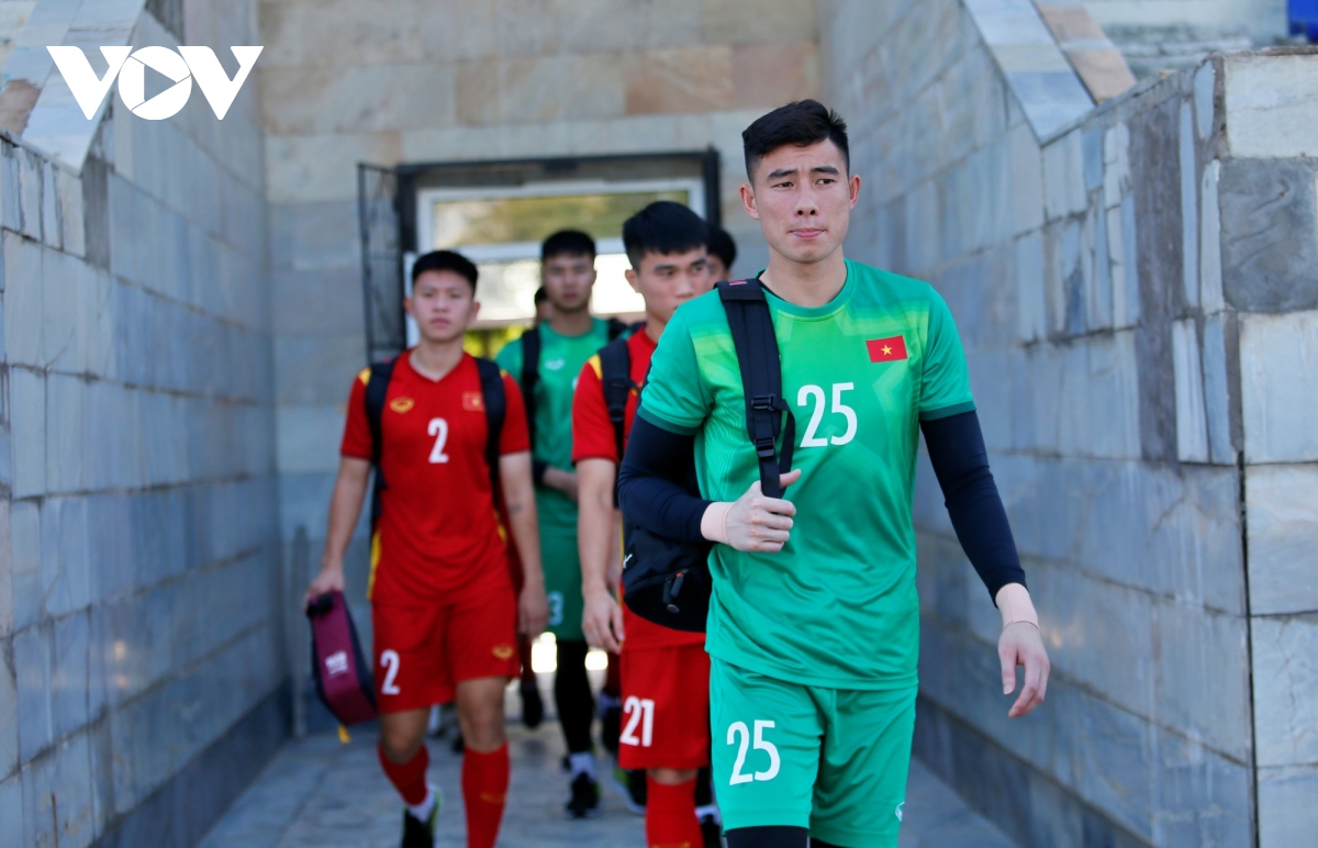 u23 viet nam va u23 thai lan thi nhau di bo truoc them dai chien hinh anh 1