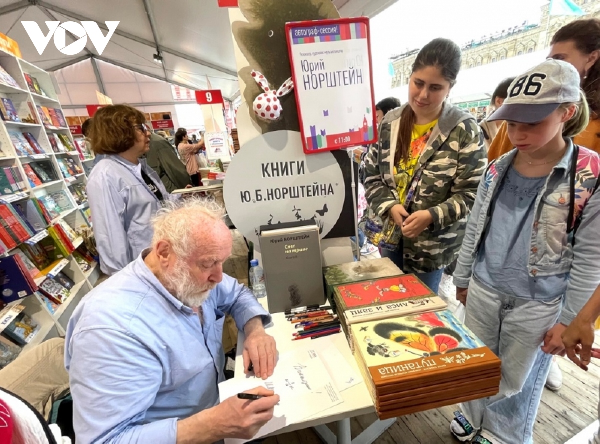 lễ hội sách quảng trường Đỏ lần thứ 8 tại thủ đô moscow, nga hình ảnh 5 le hoi sach quang truong Do lan thu 8 tai thu do moscow, nga hinh anh 5