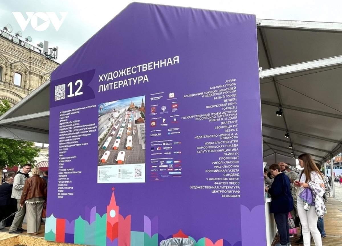 lễ hội sách quảng trường Đỏ lần thứ 8 tại thủ đô moscow, nga hình ảnh 2 le hoi sach quang truong Do lan thu 8 tai thu do moscow, nga hinh anh 2