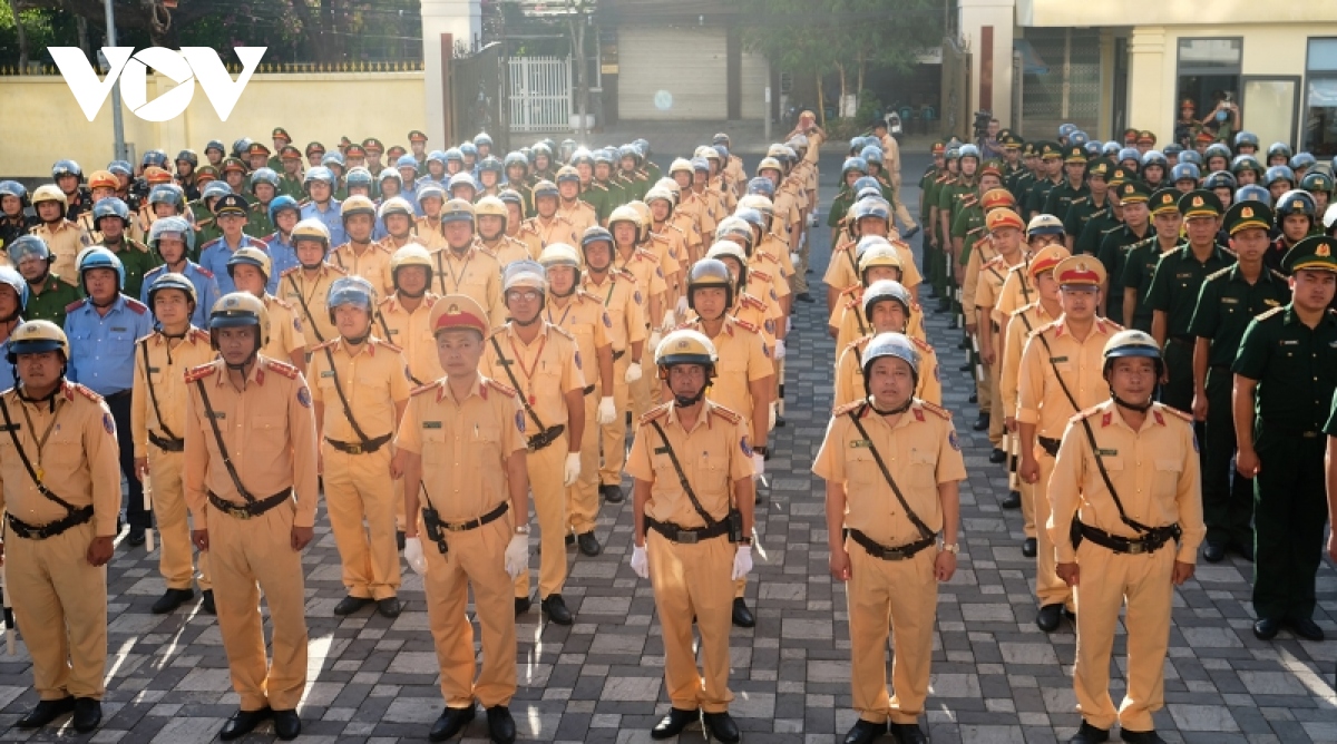 cong an Da nang ra quan cao diem kiem tra, xu ly hanh vi vi pham trat tu an toan hinh anh 6